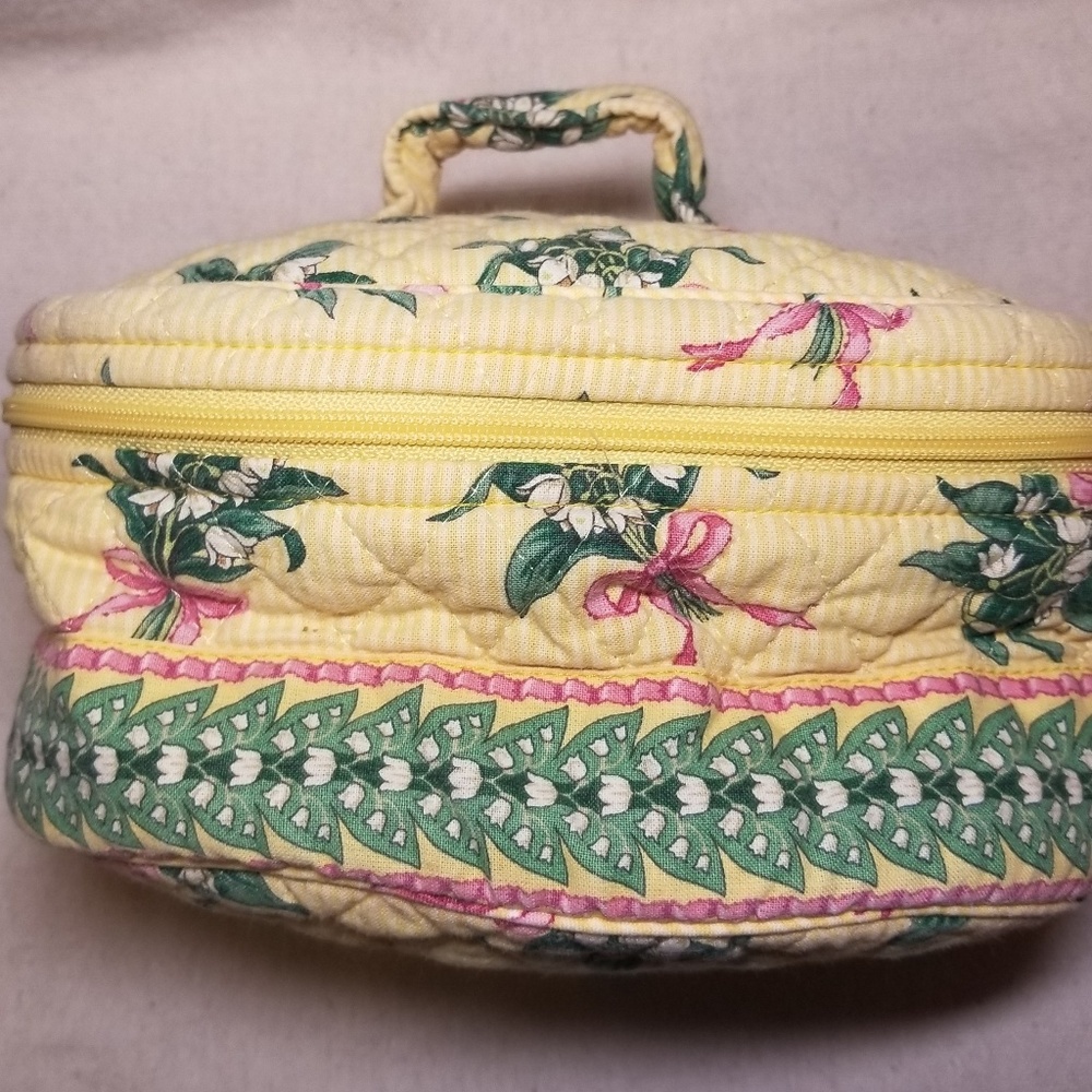 Vera Bradley Make up bag, retired Hope Yellow Lily